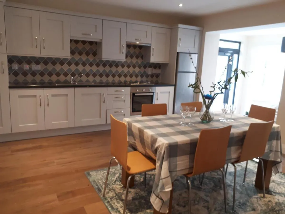 Bed and Breakfast Glenmore House Swords